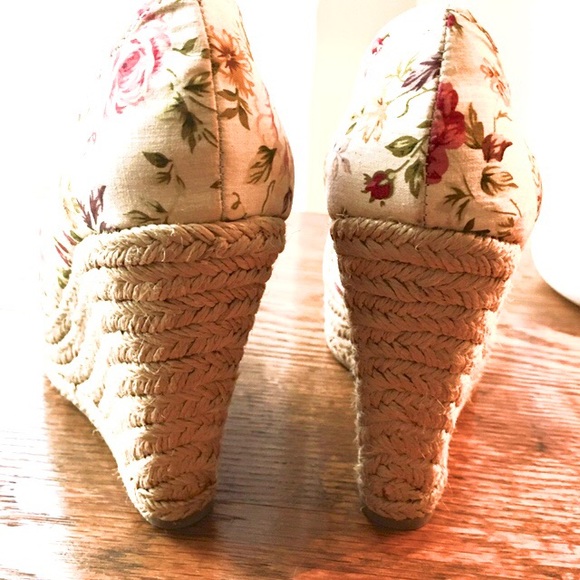 Floral print wedge shoes - Picture 7 of 8